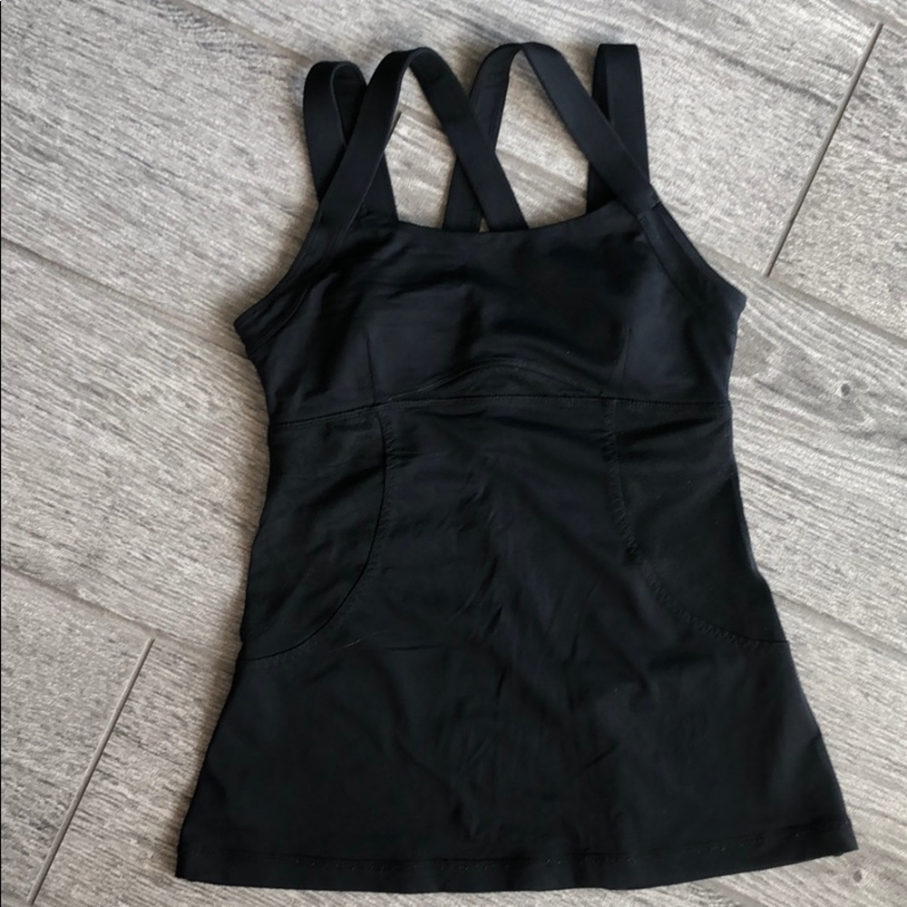 Lululemon black workout top with built in bra